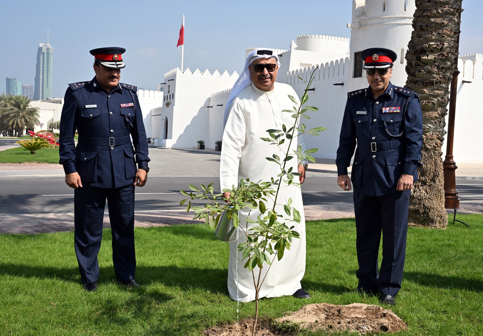 وزارة الداخلية تشارك في فعاليات أسبوع الشجرة<